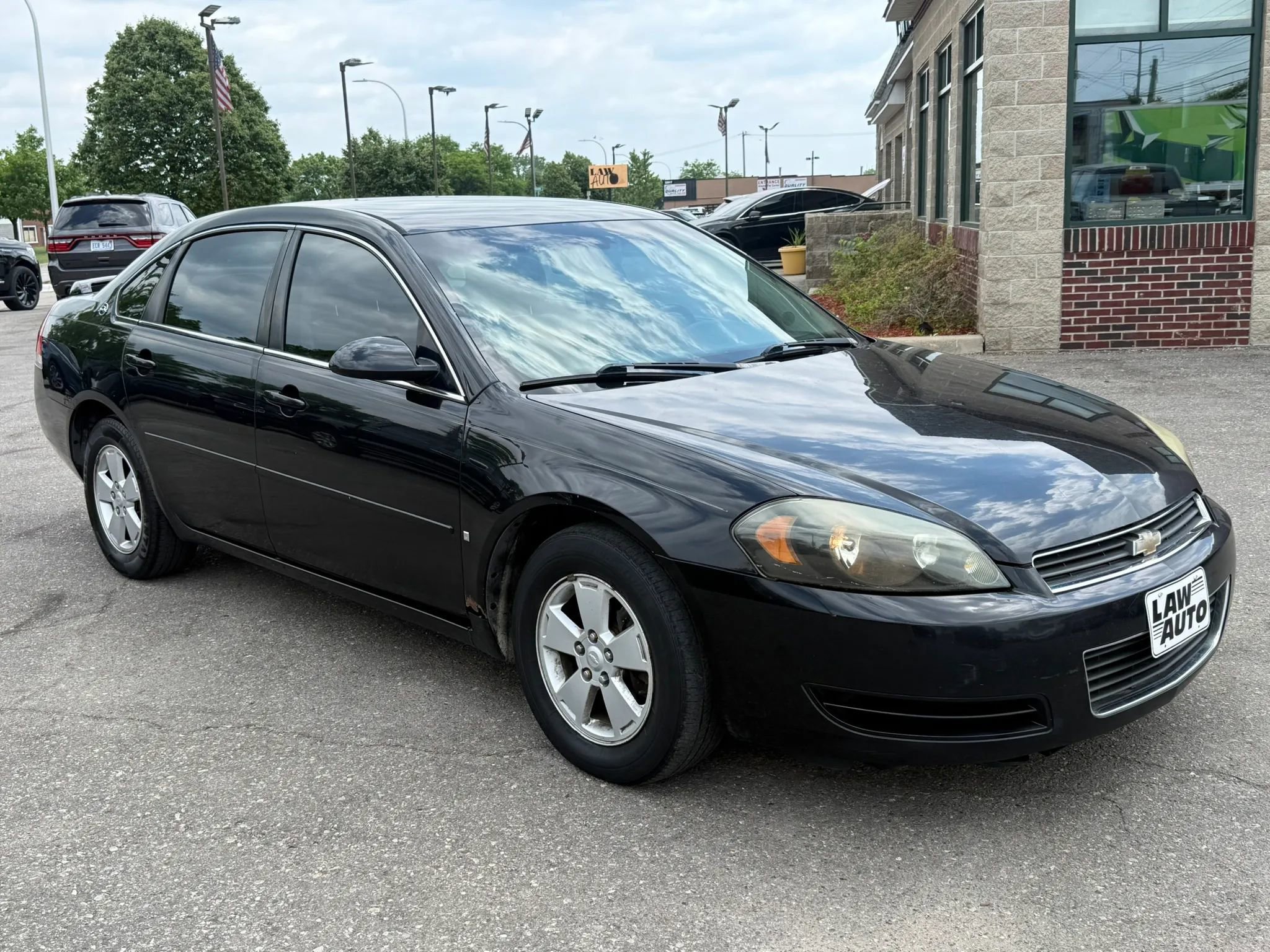Used 2007 Chevrolet Impala LT w/ Luxury Edition Package FWD image 3