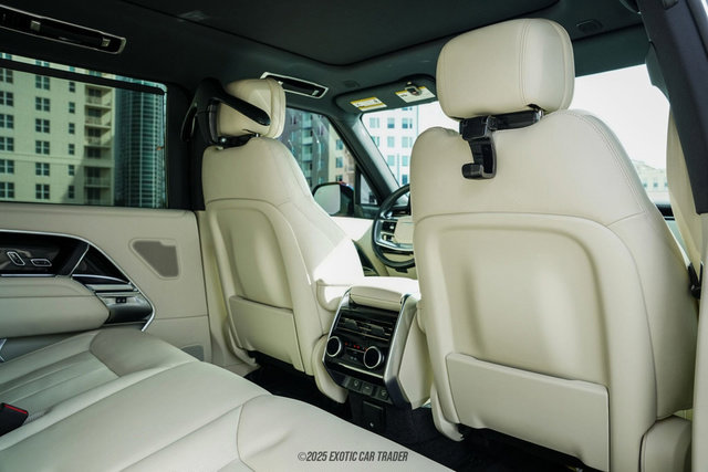 Used 2025 Land Rover Range Rover Long Wheelbase SE image 41