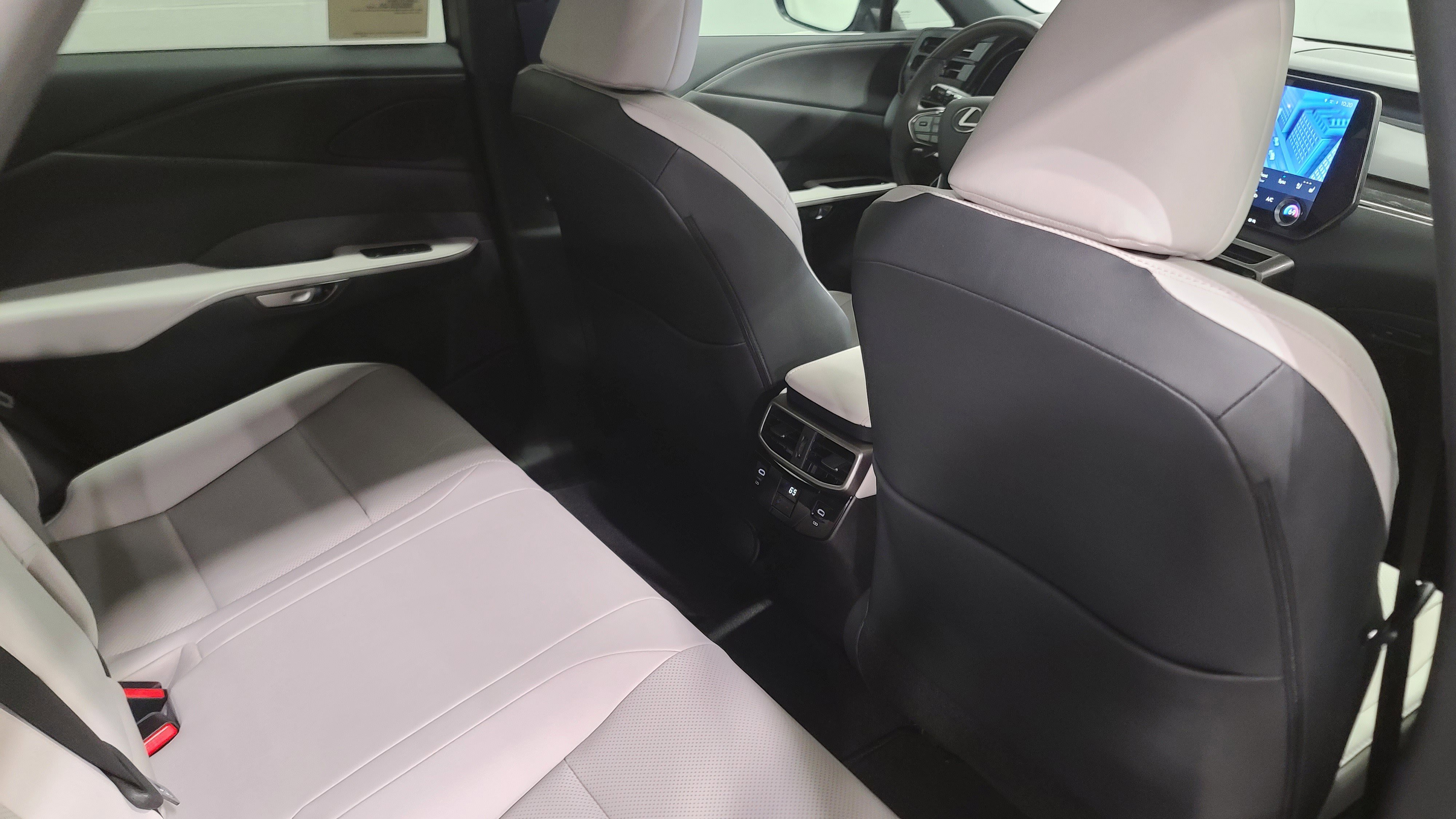 Used 2026 Lexus RX 350h w/ Convenience Package AWD/4WD image 41