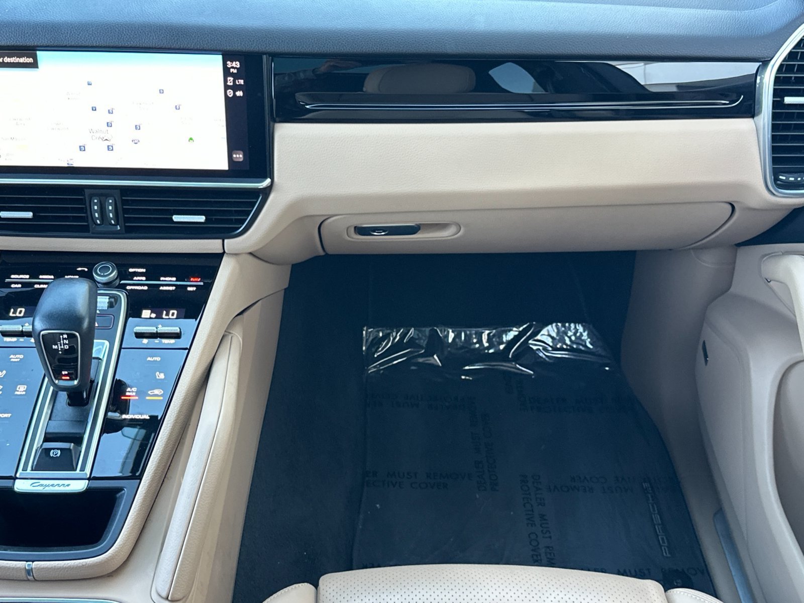 Certified 2023 Porsche Cayenne AWD/4WD image 25