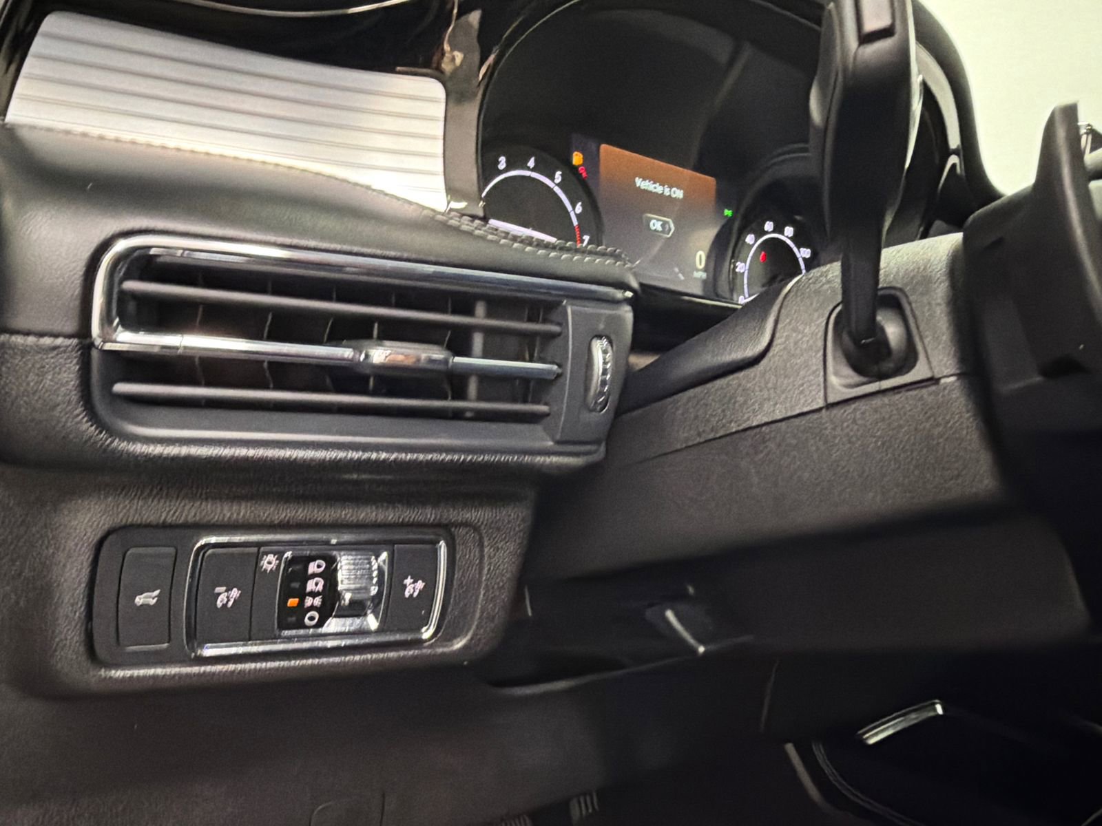 Used 2022 Lincoln Corsair AWD w/ Premium Package image 34