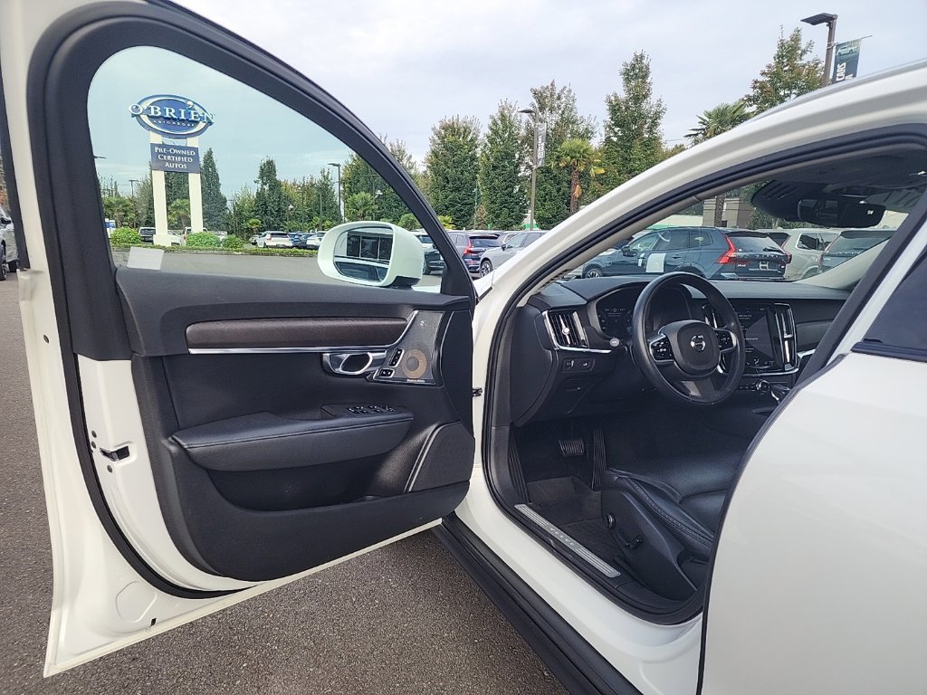 Used 2017 Volvo V90 T6 Cross Country AWD/4WD image 9