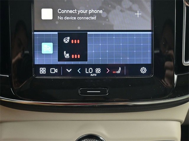 Used 2024 Volvo XC40 B5 Plus w/ Protection Package Premier image 22