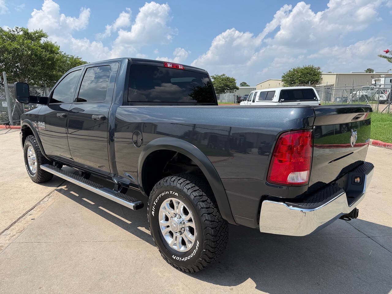 Used 2018 RAM 2500 Tradesman w/ Chrome Appearance Group AWD/4WD image 34