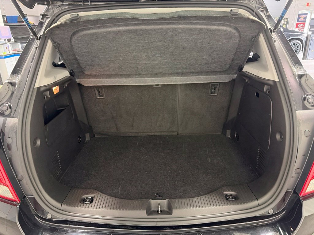 Used 2019 Chevrolet Trax LT w/ LT Convenience Package FWD image 25