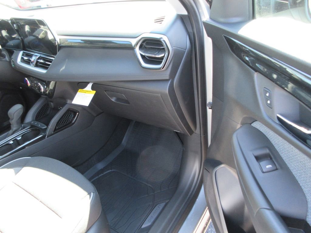 New 2026 Chevrolet TrailBlazer LT w/ LPO, Blackout Package FWD image 18