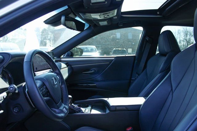 Used 2023 Lexus ES 350 F Sport w/ Accessory Package (Z2) image 13
