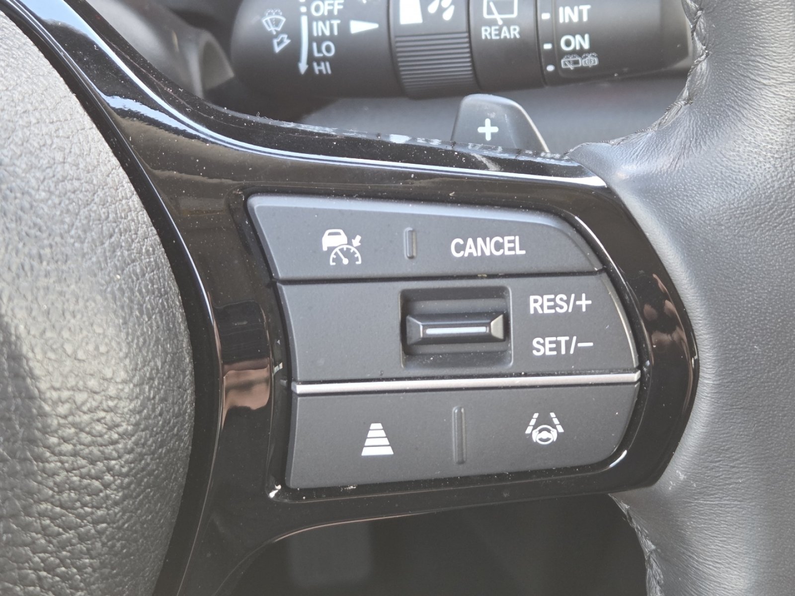 Used 2025 Honda Pilot Touring image 10