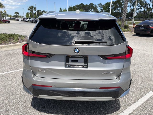 Used 2025 BMW X1 xDrive28i AWD/4WD image 3