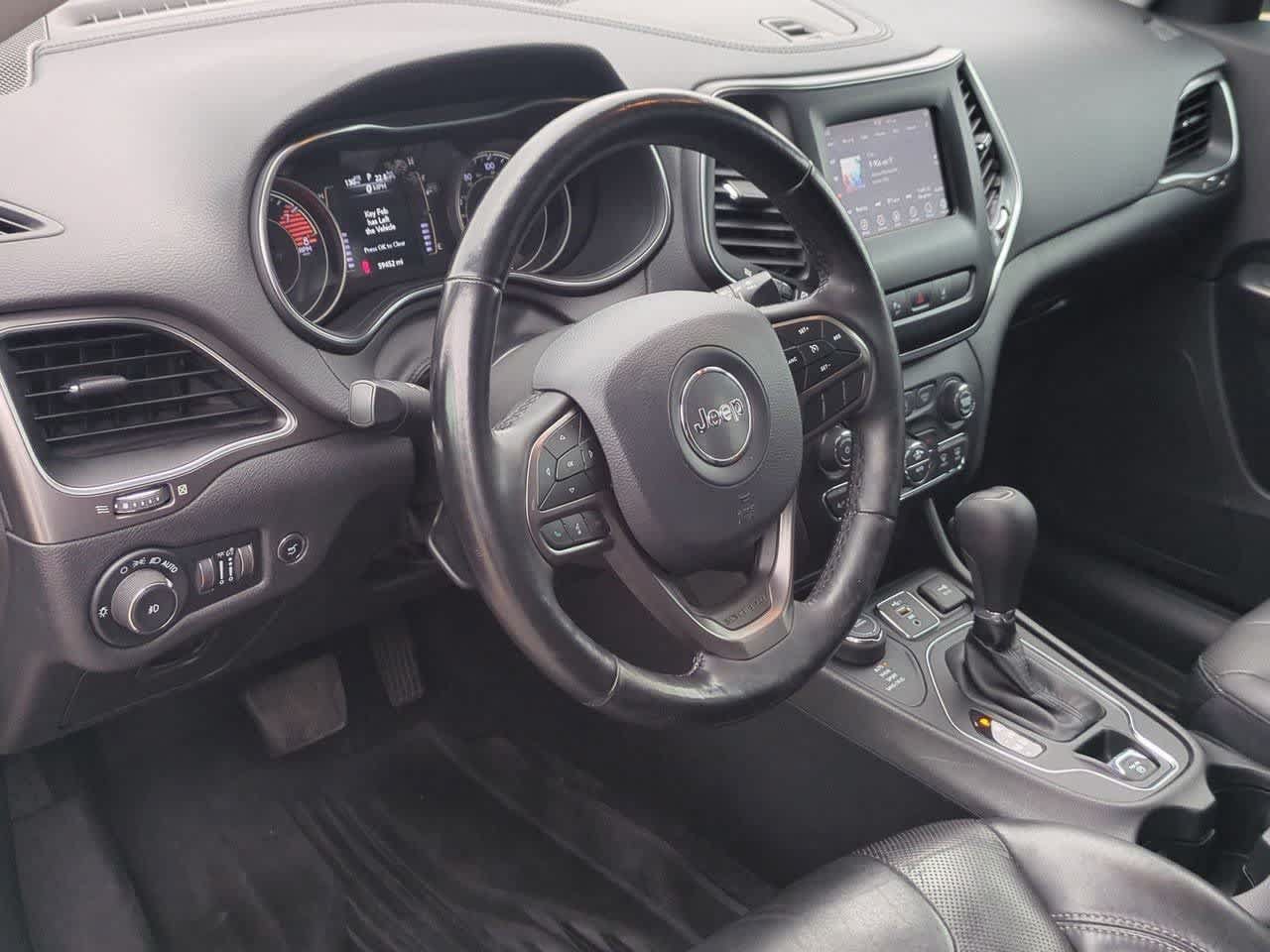 Used 2020 Jeep Cherokee Latitude Lux w/ Comfort/Convenience Group AWD/4WD image 2