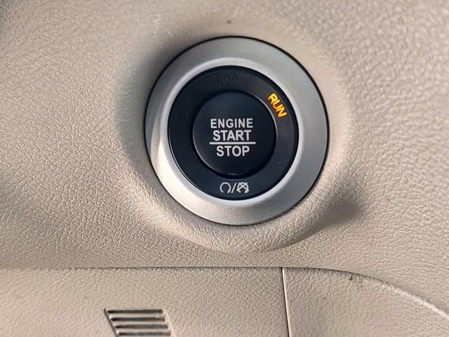 Used 2024 Chrysler Pacifica Touring-L FWD image 26