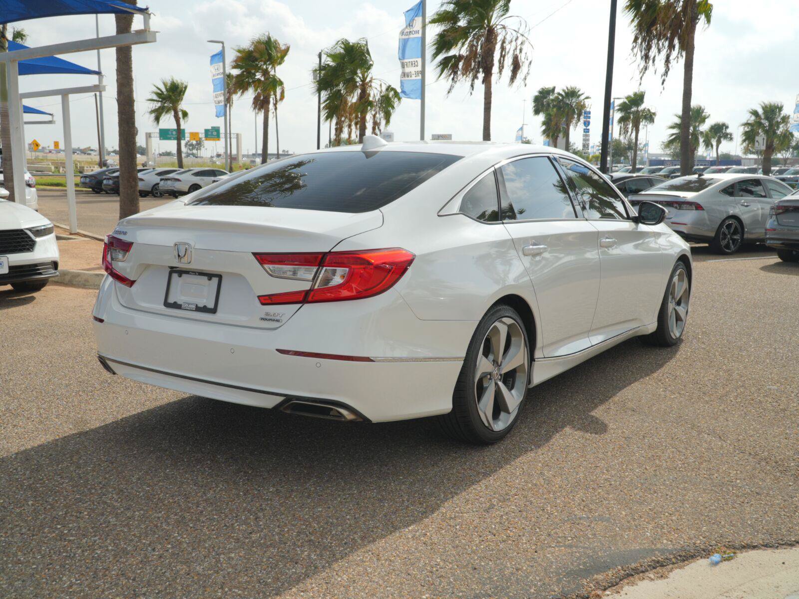 Used 2019 Honda Accord Touring image 10