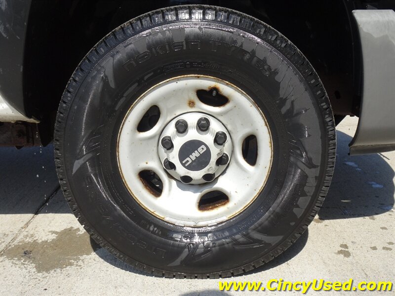 Used 2005 GMC Sierra 2500 W/T w/ Snow Plow Prep Package AWD/4WD image 26
