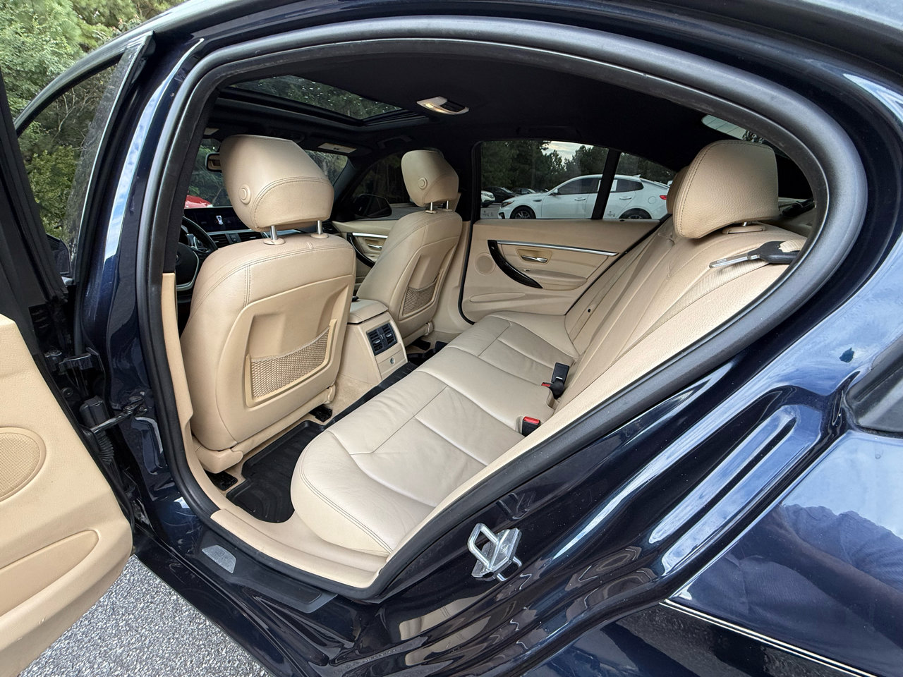 Used 2016 BMW 328i Sedan image 10