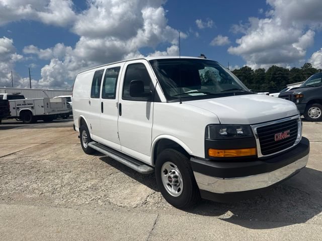 Used 2025 GMC Savana 2500 w/ Driver Convenience Package RWD image 7