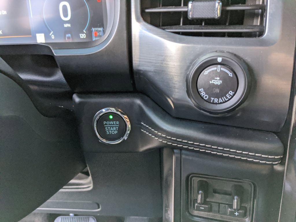 Used 2024 Ford F150 Lightning Platinum image 30