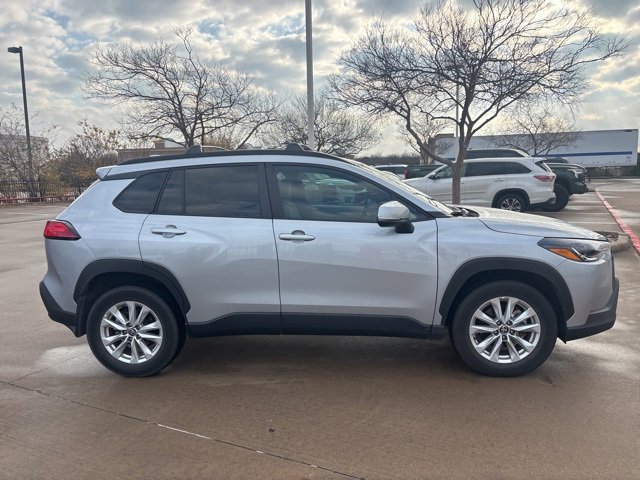 Certified 2024 Toyota Corolla Cross LE image 4