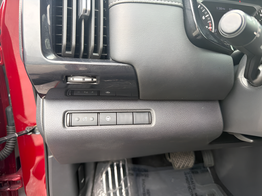 Certified 2024 Nissan Pathfinder SV FWD image 35