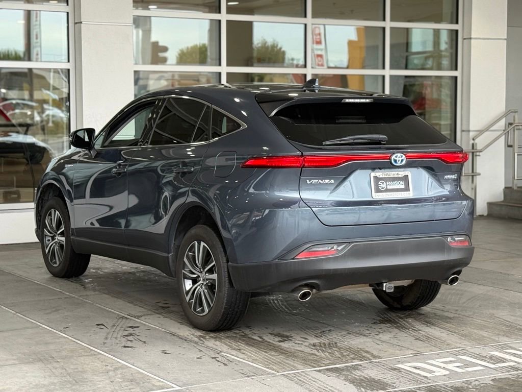 Certified 2021 Toyota Venza LE w/ Carpet Mat Package (TMS) image 9