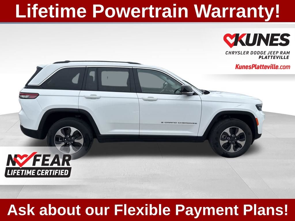 Used 2023 Jeep Grand Cherokee 4WD 4xe image 3
