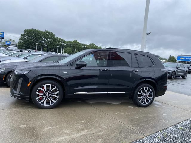 Used 2022 Cadillac XT6 Sport w/ Platinum Package AWD/4WD image 2