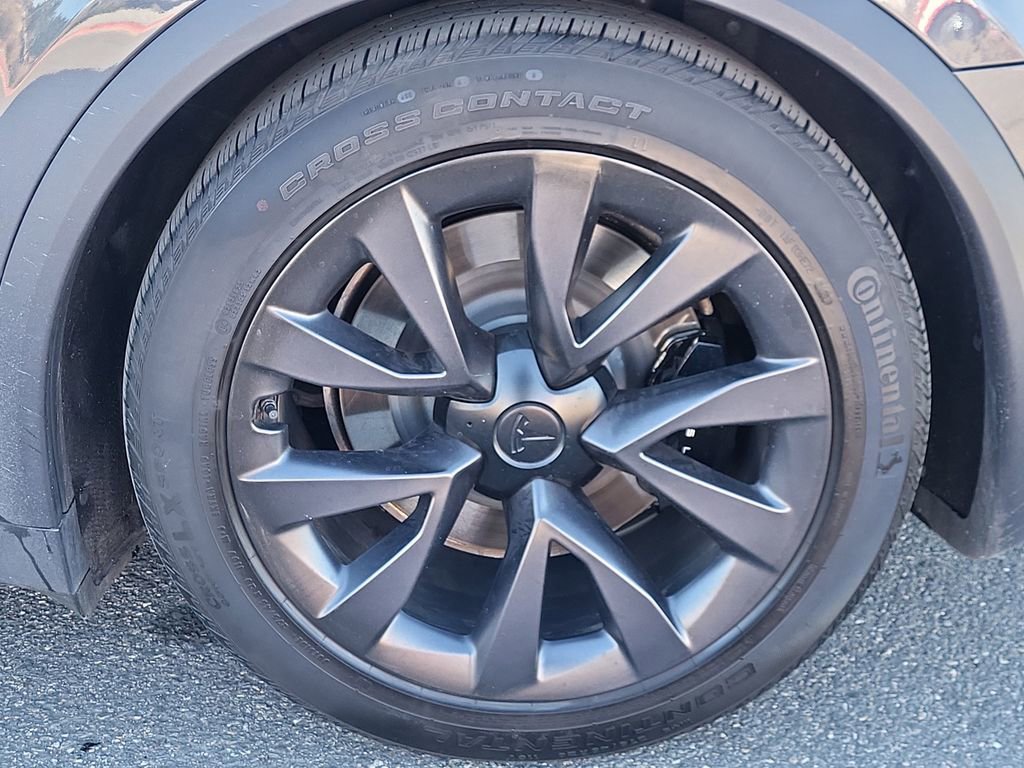 Used 2023 Tesla Model X image 17