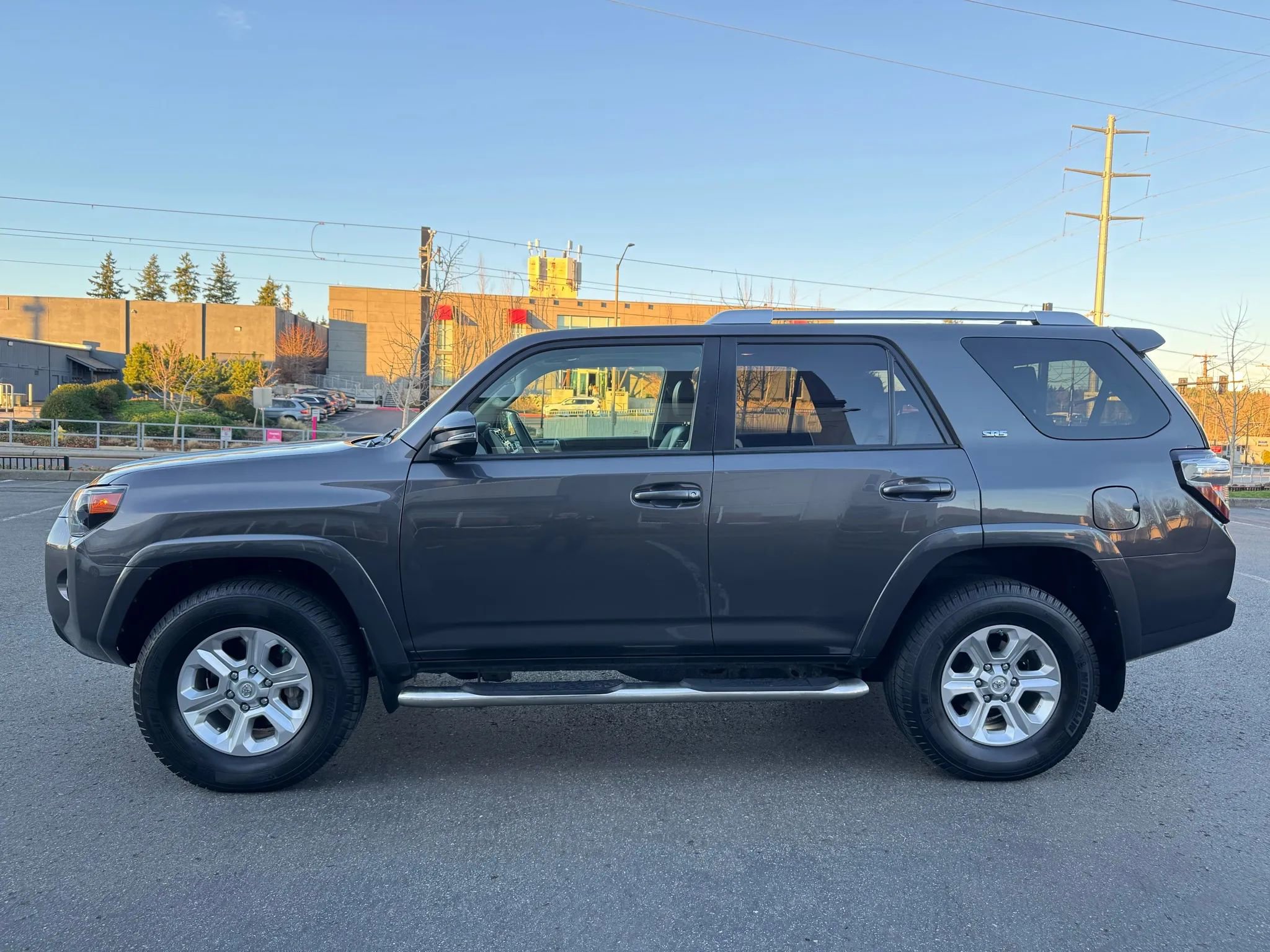 Used 2017 Toyota 4Runner SR5 Premium image 6