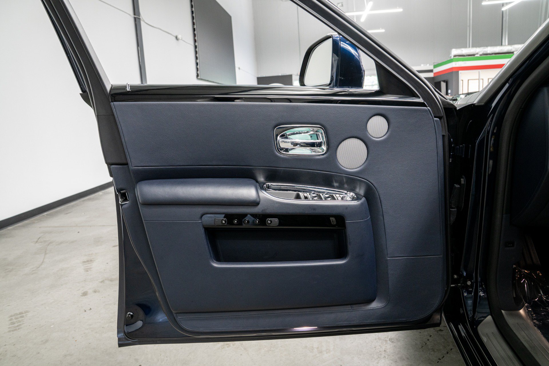 Used 2020 Rolls-Royce Ghost RWD image 44