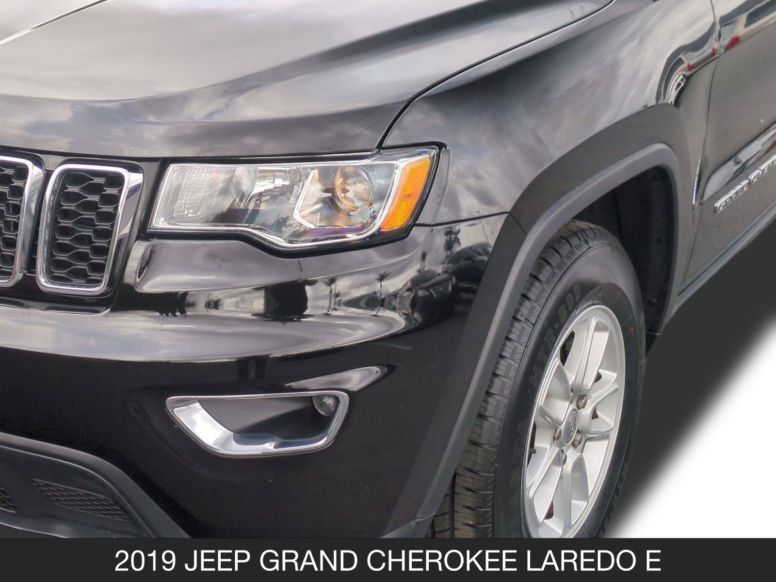 Used 2019 Jeep Grand Cherokee Laredo RWD image 10
