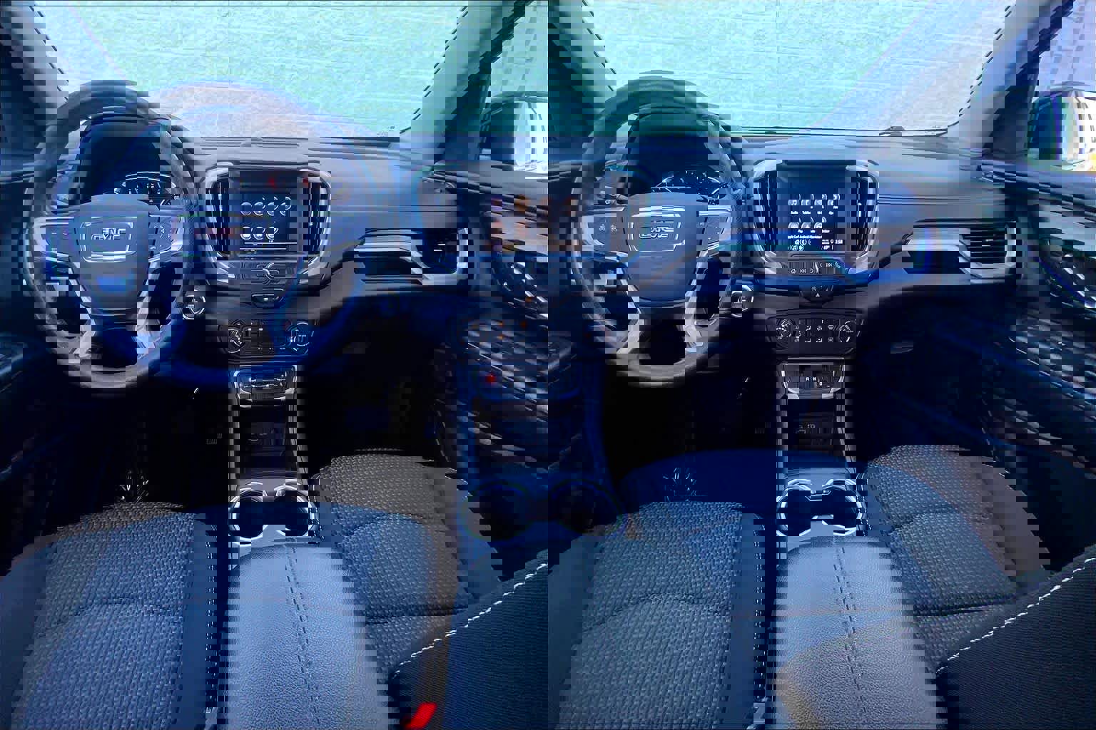 Used 2022 GMC Terrain SLE image 12