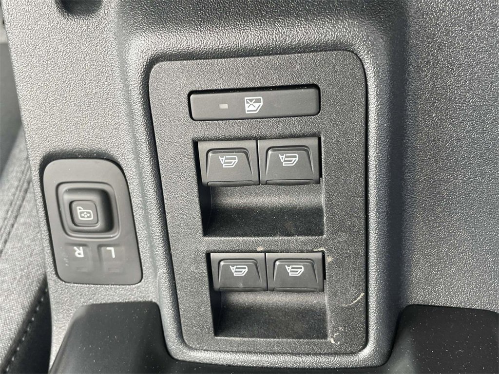 New 2025 Ford Bronco Base image 15