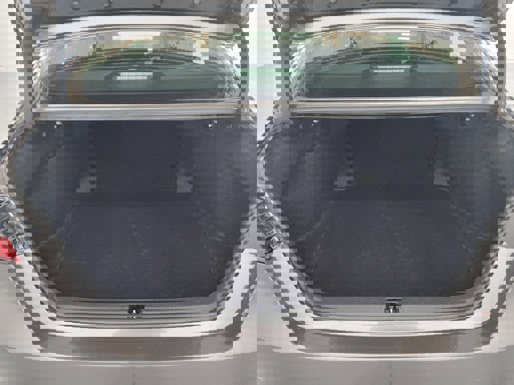 Used 2023 Toyota Camry SE image 19