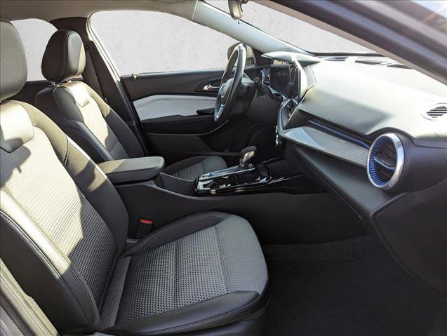 Used 2024 Chevrolet Trax LT w/ LT Convenience Package image 21