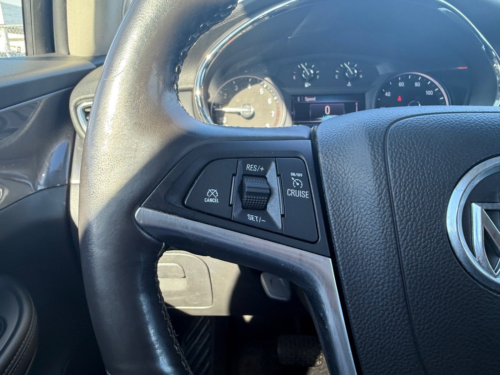 Used 2019 Buick Encore Essence image 27