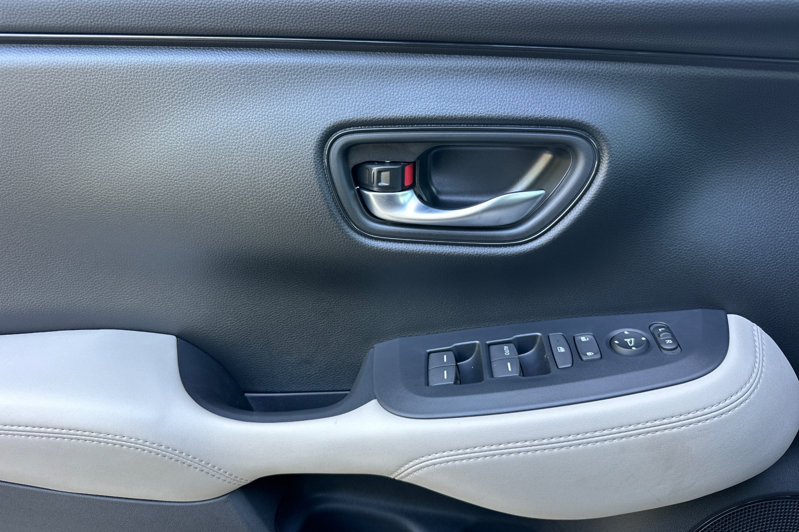 New 2027 Honda HR-V LX image 10