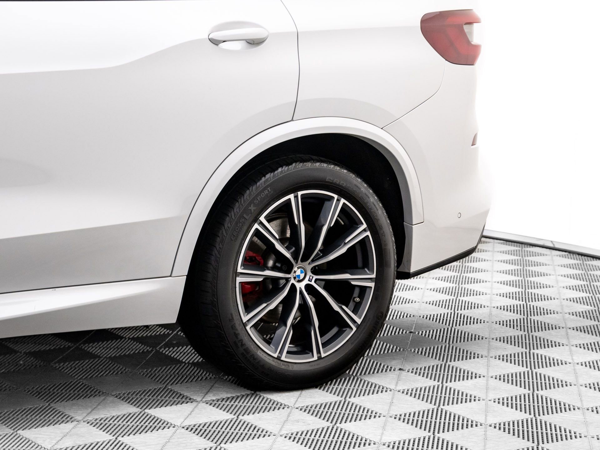 Certified 2023 BMW X5 xDrive40i w/ M Sport Package image 36