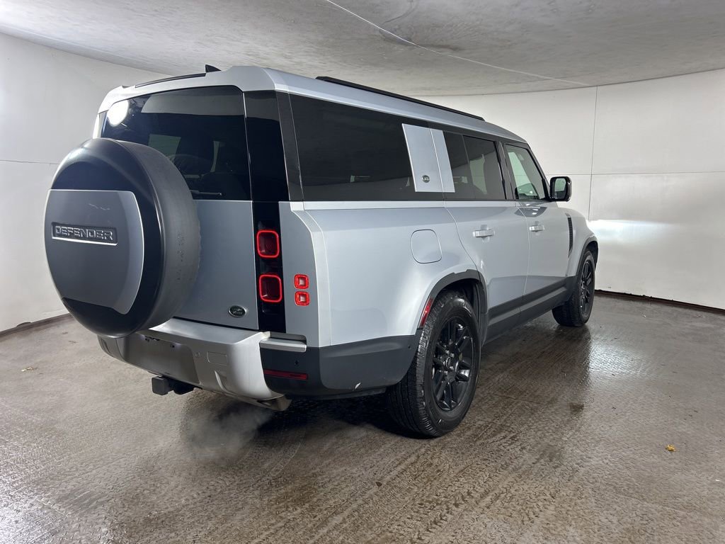 Used 2023 Land Rover Defender 130 SE image 7