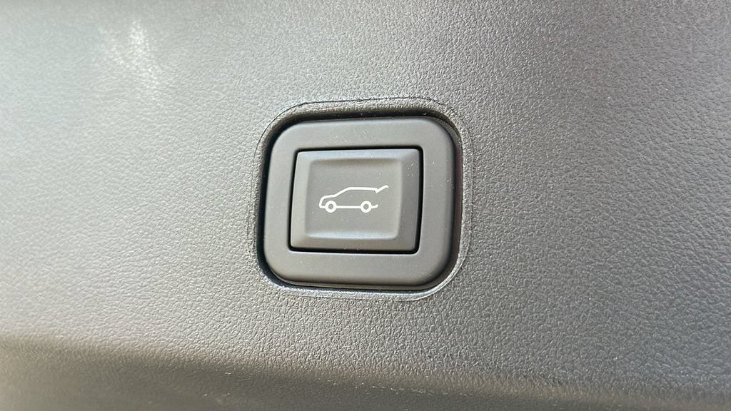 Used 2026 Cadillac Lyriq V AWD/4WD image 25