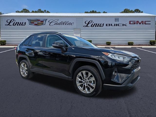 Used 2021 Toyota RAV4 XLE Premium FWD image 2
