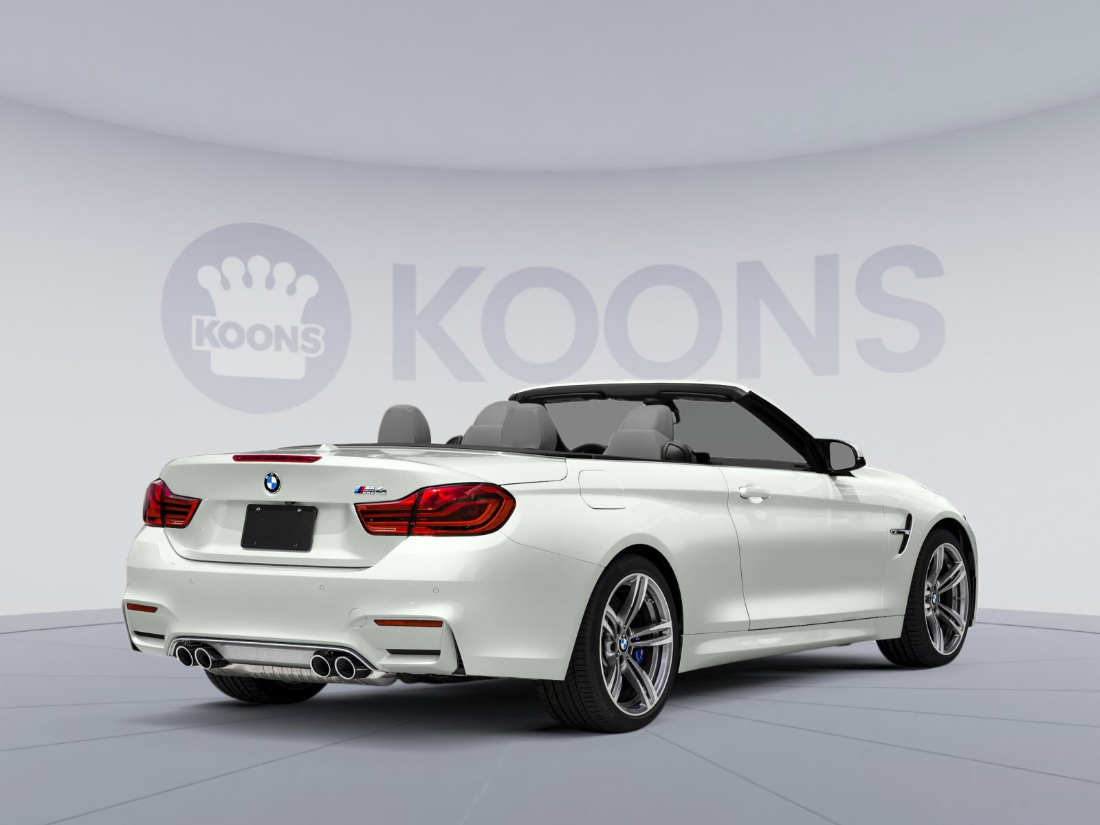 Used 2018 BMW M4 Convertible RWD image 2