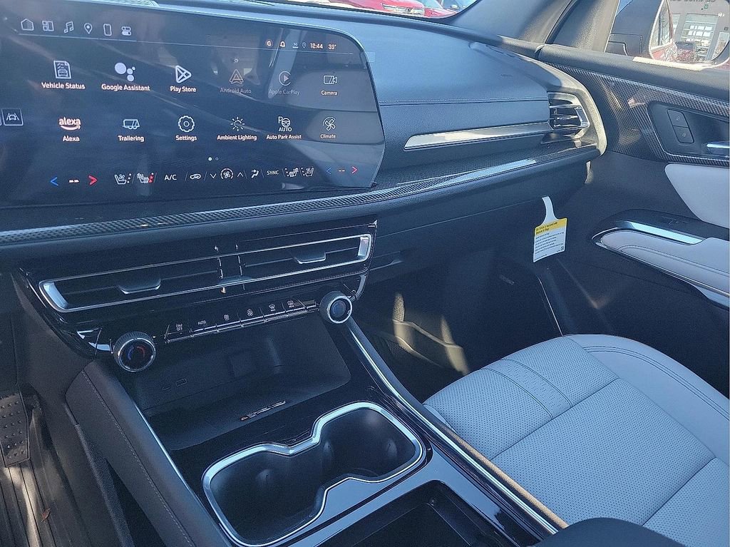 Used 2025 Chevrolet Traverse High Country w/ LPO, Floor Liner Package FWD image 20