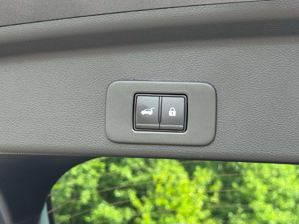 Used 2025 Nissan Murano SL AWD/4WD image 12