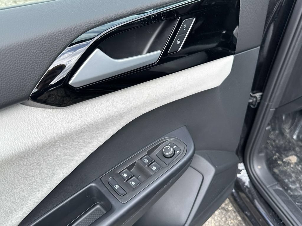 New 2025 Volkswagen Taos S FWD image 11
