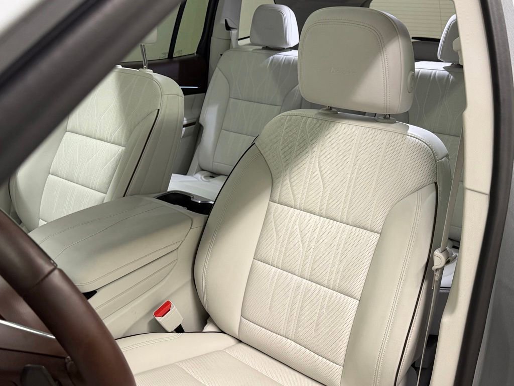 Certified 2025 Buick Enclave Avenir w/ Super Cruise Package FWD image 46