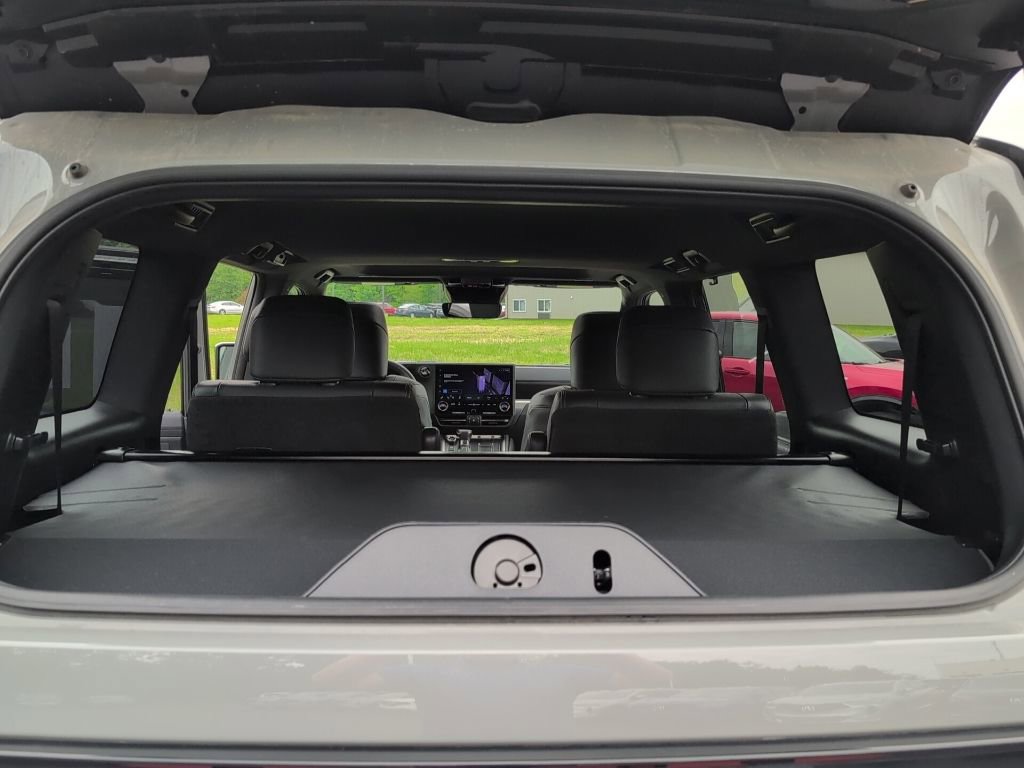 Used 2025 Lexus GX 550 w/ Cold Area Package AWD/4WD image 31
