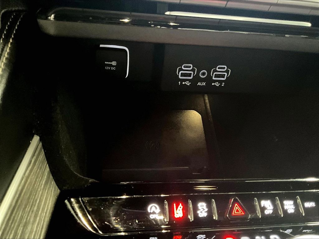 Used 2024 Jeep Wagoneer L Series III w/ Flexible Seating Group image 27