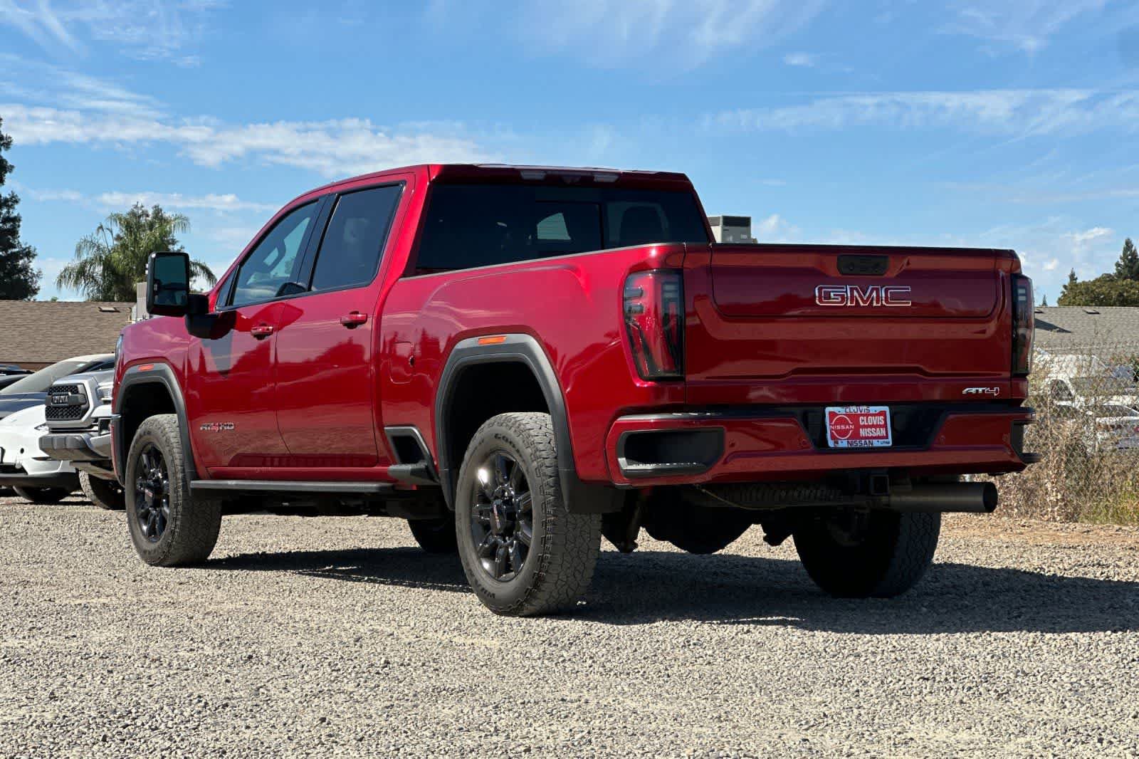 Used 2024 GMC Sierra 2500 AT4 w/ AT4 Premium Plus Package AWD/4WD image 7