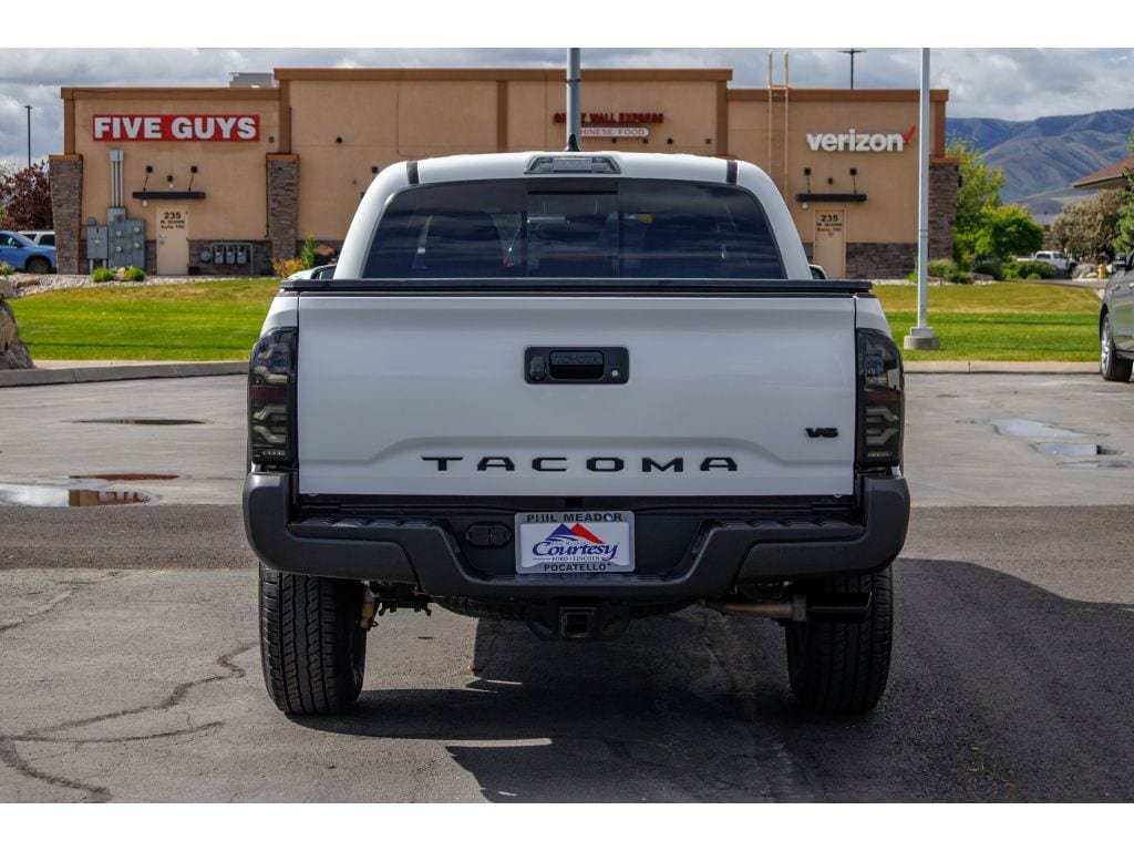 Used 2023 Toyota Tacoma TRD Off-Road w/ Black Out Package (TMS) AWD/4WD image 4