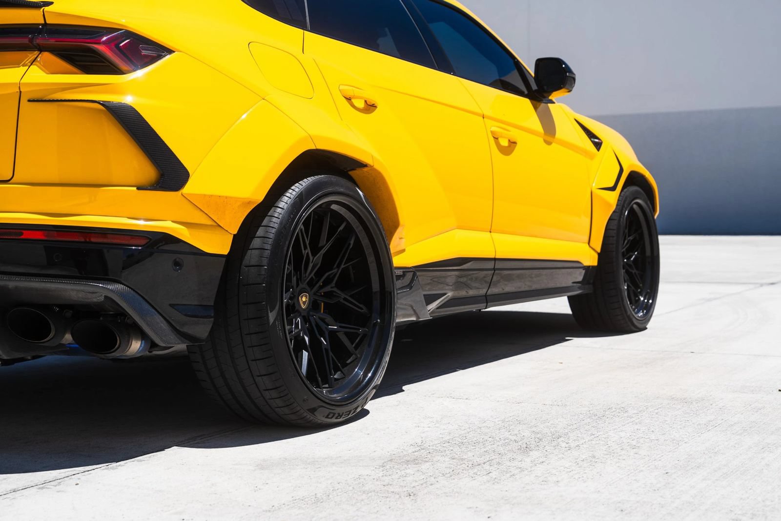 Used 2021 Lamborghini Urus AWD/4WD image 5
