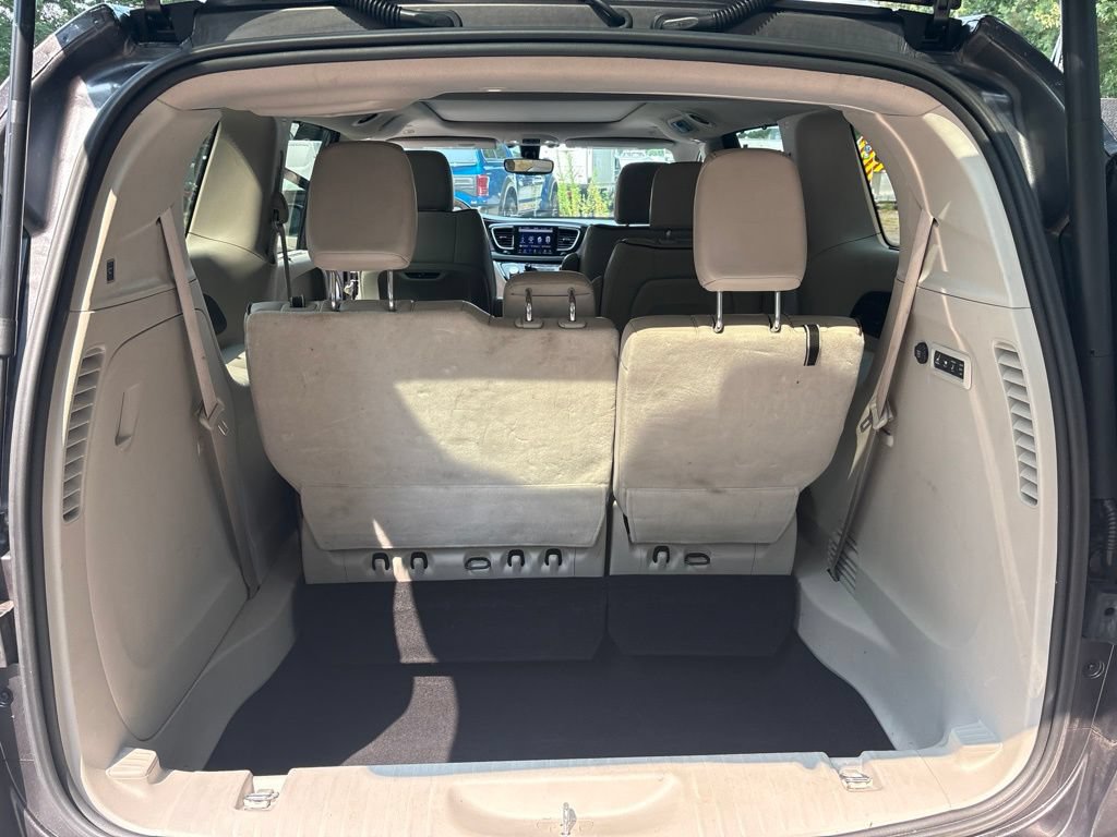 Used 2020 Chrysler Pacifica Limited FWD image 27